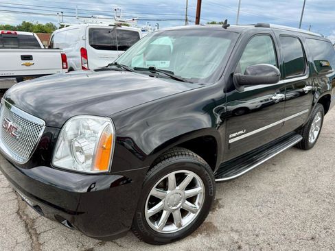 Used 2010 GMC Yukon XL Denali AWD/4WD image 2