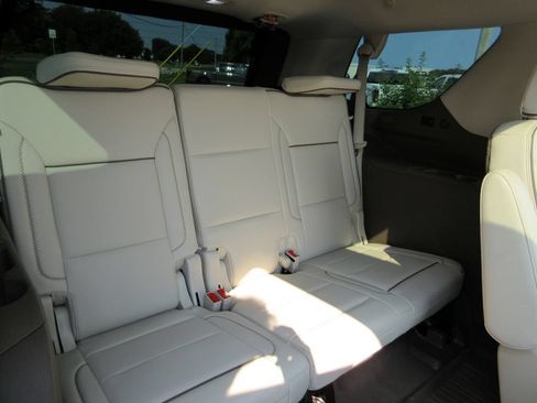 Certified 2021 GMC Yukon Denali w/ Denali Ultimate Package AWD/4WD image 31