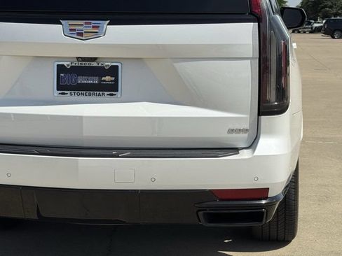 Used 2023 Cadillac Escalade ESV Sport Platinum AWD/4WD image 7