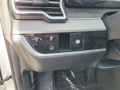 Used 2023 Kia Sportage LX FWD image 16