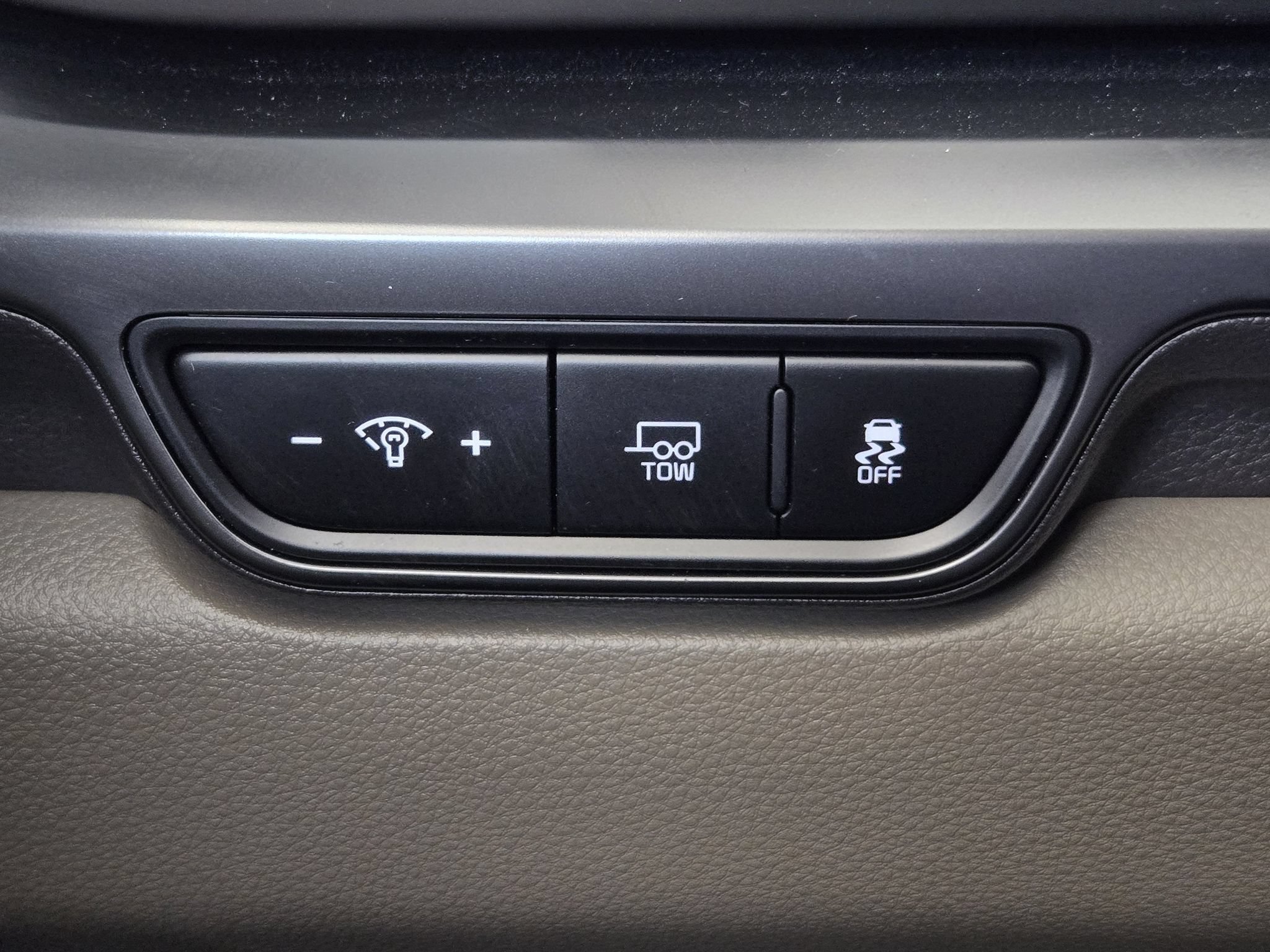 Used 2026 Kia Carnival LXS FWD image 21