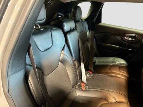 Used 2023 Jeep Cherokee Altitude Lux image 26