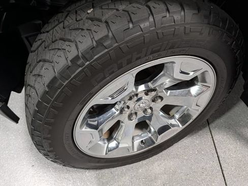 Used 2019 RAM 1500 Big Horn AWD/4WD image 9