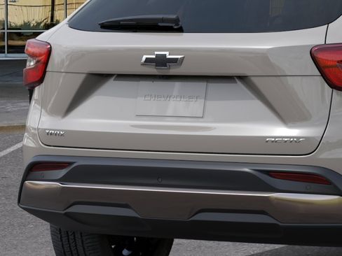 New 2026 Chevrolet Trax ACTIV w/ Sunroof Package FWD image 15