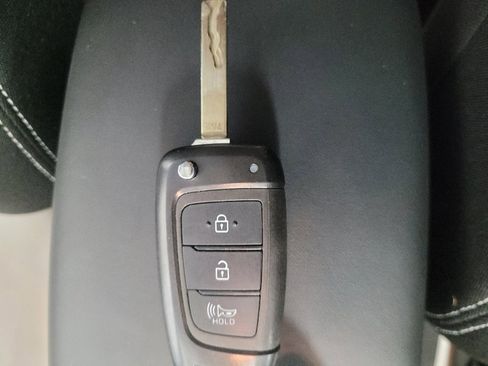 Used 2023 Hyundai Venue SEL FWD image 32