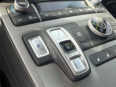 Certified 2022 Hyundai Palisade Limited w/ Winter Package image 19