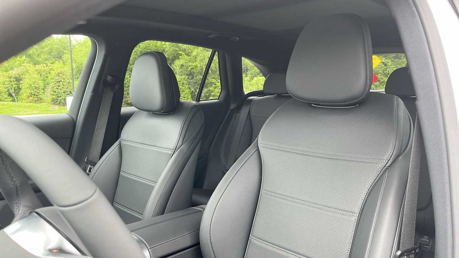 Used 2026 Mercedes-Benz GLC 300 4MATIC image 29