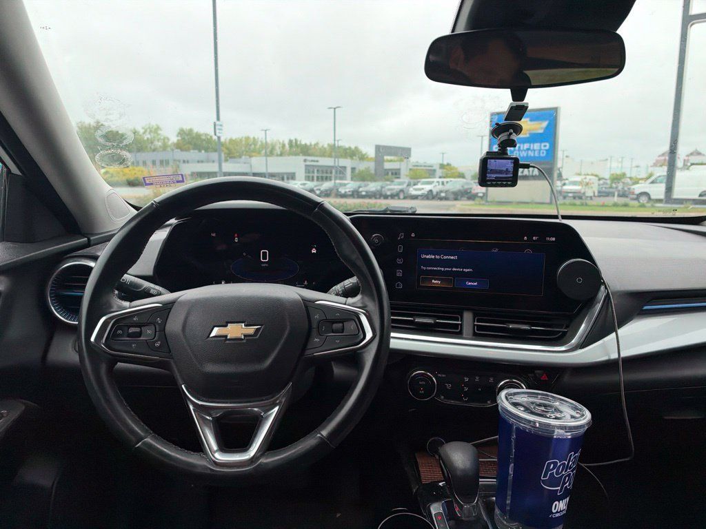 Used 2024 Chevrolet Trax LT w/ Driver Confidence Package FWD image 21