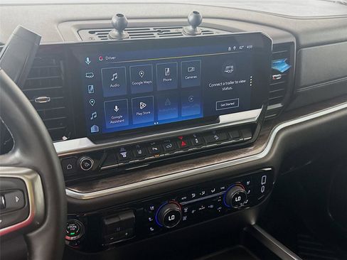 Used 2025 Chevrolet Silverado 2500 LTZ w/ LTZ Convenience Package image 8