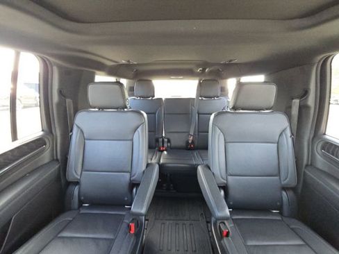 Used 2021 GMC Yukon XL Denali w/ LPO, Illumination Package image 16