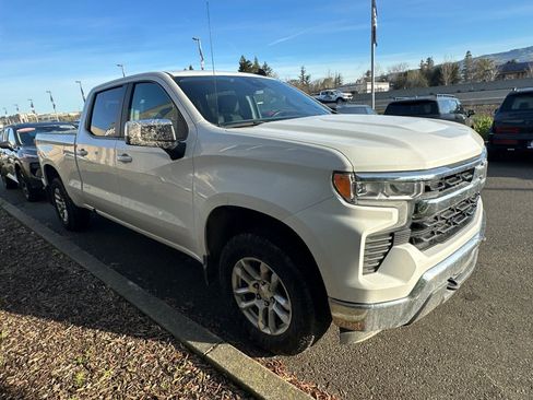 Used 2023 Chevrolet Silverado 1500 LT image 2