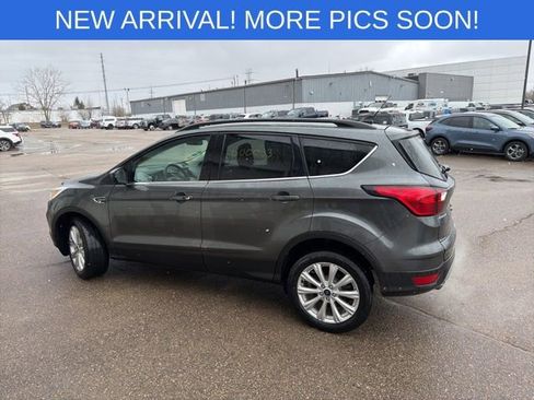 Used 2019 Ford Escape SEL image 2