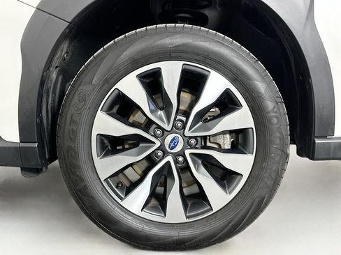 Used 2023 Subaru Outback Limited image 11