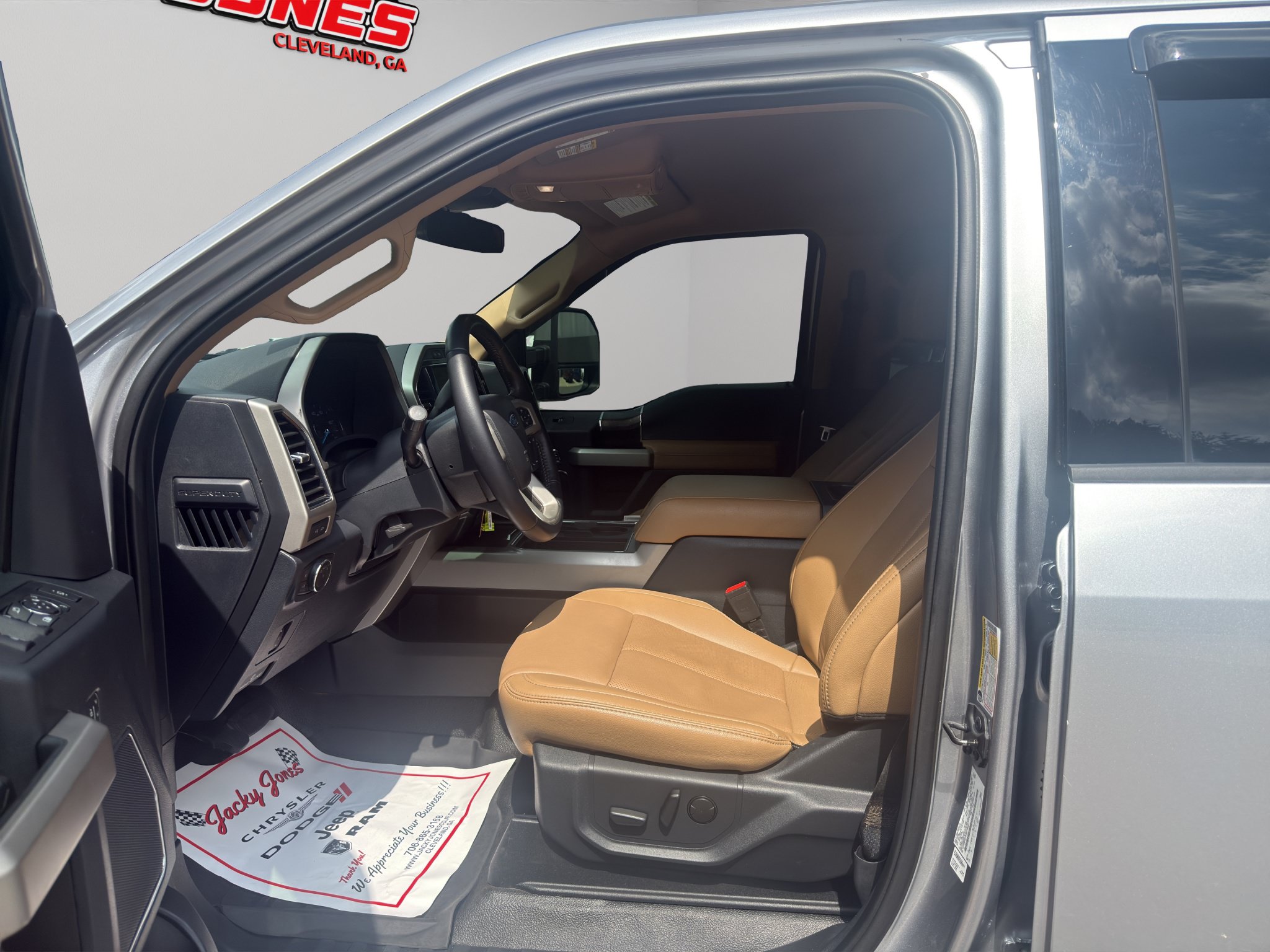 Used 2022 Ford F450 Lariat w/ Lariat Value Package AWD/4WD image 3