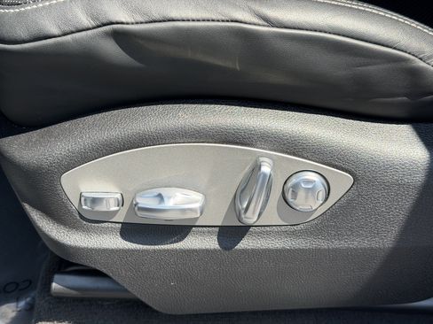 Certified 2025 Porsche Macan AWD/4WD image 26