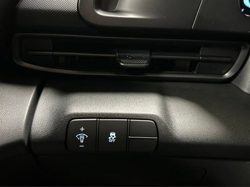 Certified 2025 Hyundai Elantra Sport FWD image 18