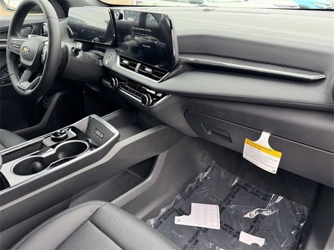 New 2026 Chevrolet Equinox LT w/ Convenience Package II image 7