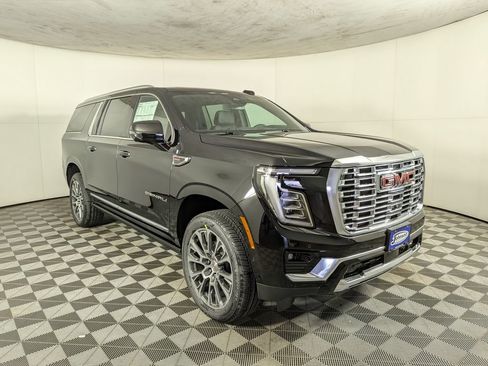 New 2026 GMC Yukon XL Denali w/ Sun & Power Step Package image 5