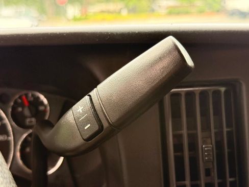 Used 2017 GMC Savana 2500 LT w/ LT Preferred Equipment Group RWD image 30
