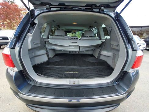 Used 2012 Toyota Highlander SE w/ Tow Pkg AWD/4WD image 17