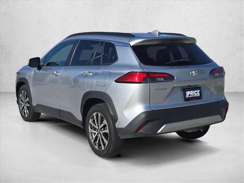 Used 2023 Toyota Corolla Cross XLE FWD image 7