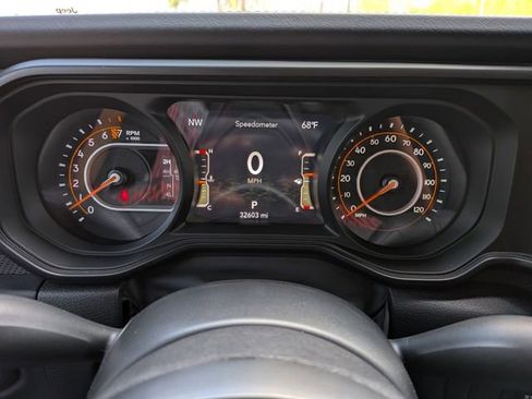 Used 2024 Jeep Gladiator Rubicon image 18