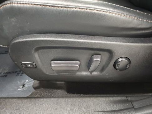 Used 2019 Toyota Highlander XLE AWD/4WD image 15