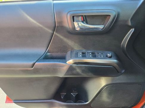 Used 2017 Toyota Tacoma 4x4 Double Cab image 34