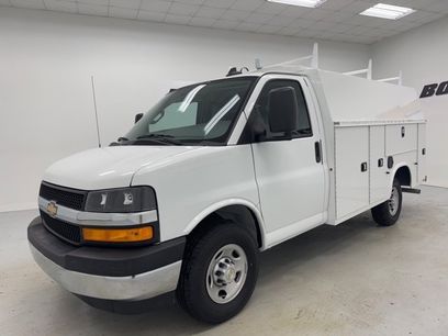 New 2025 Chevrolet Express 3500 w/ Power Convenience Package