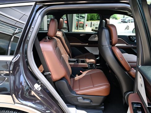 Used 2026 Lincoln Aviator Reserve AWD/4WD image 51