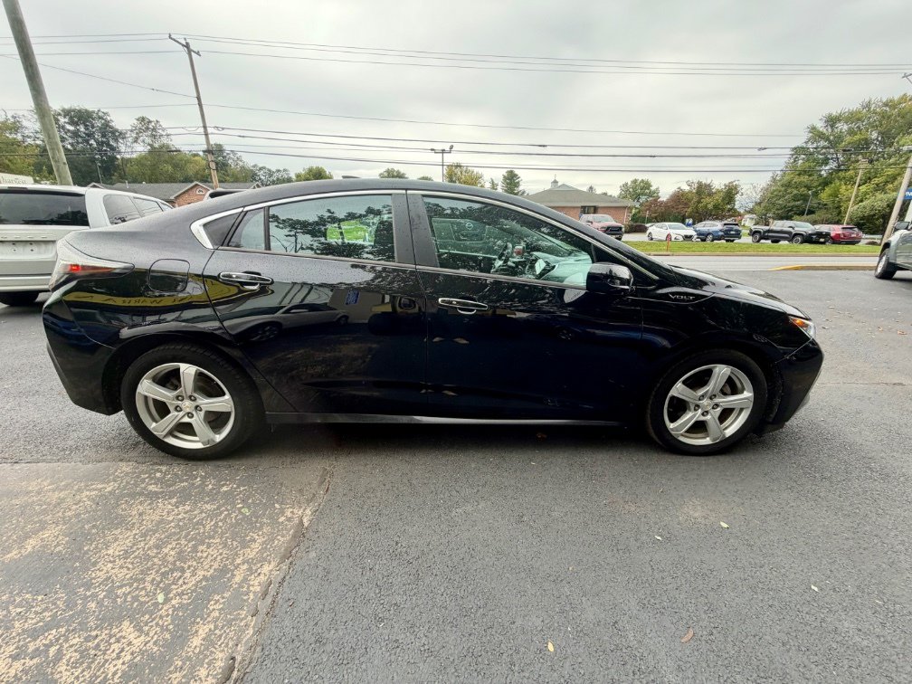 Used 2017 Chevrolet Volt LT FWD image 5