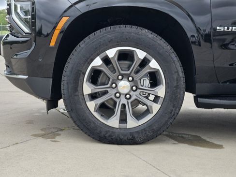 New 2026 Chevrolet Suburban LT w/ Comfort Package RWD image 7