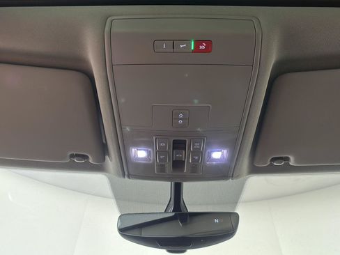 Used 2021 Volkswagen Atlas SE w/ Panoramic Sunroof Package AWD/4WD image 38