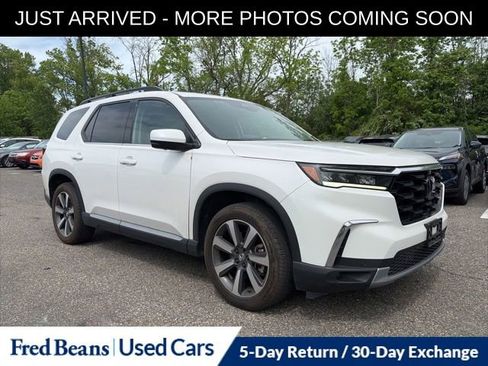 Used 2023 Honda Pilot Elite image 1