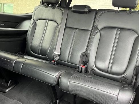 Used 2024 Jeep Wagoneer Series II AWD/4WD image 11