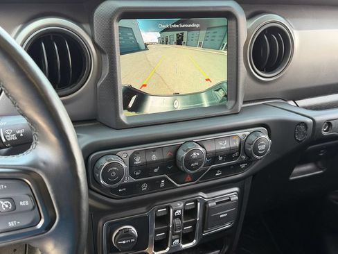 Used 2023 Jeep Gladiator Sport AWD/4WD image 18