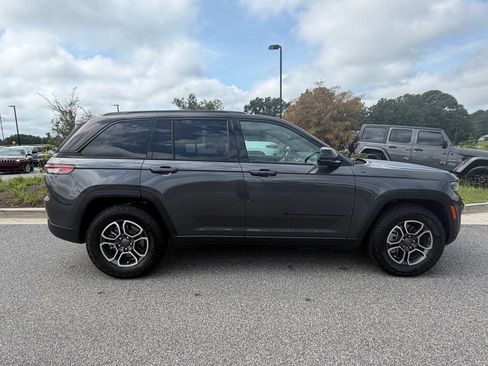 Used 2022 Jeep Grand Cherokee Trailhawk AWD/4WD image 22