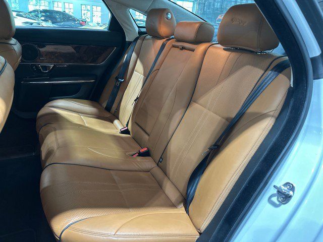 Used 2016 Jaguar XJ R-Sport RWD image 49