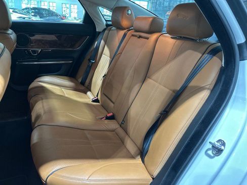 Used 2016 Jaguar XJ R-Sport RWD image 49