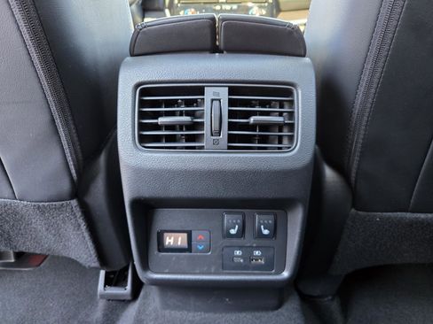 Used 2022 Nissan Rogue Platinum w/ Head-Up Display Package image 25