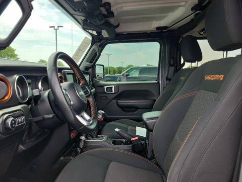 Used 2021 Jeep Gladiator Mojave w/ Cold Weather Group AWD/4WD image 15