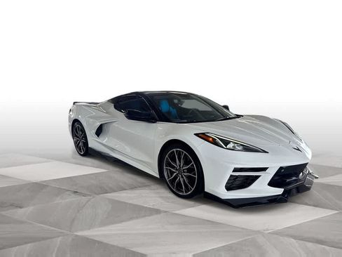 Used 2023 Chevrolet Corvette Stingray Premium Conv w/ Z51 Performance Package RWD image 2