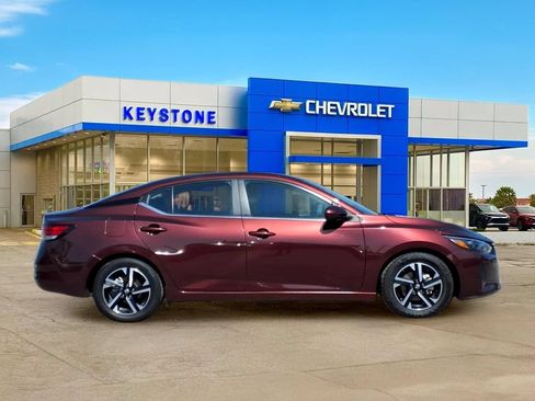 Used 2024 Nissan Sentra SV FWD image 8