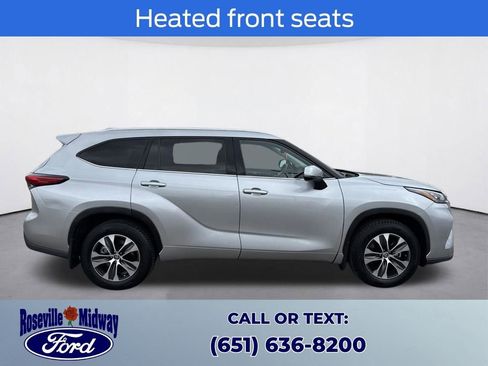 Used 2020 Toyota Highlander XLE AWD/4WD image 9