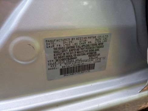 Used 2025 Nissan Versa SV FWD image 22
