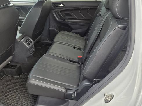 Certified 2023 Volkswagen Tiguan SE R-Line FWD image 10