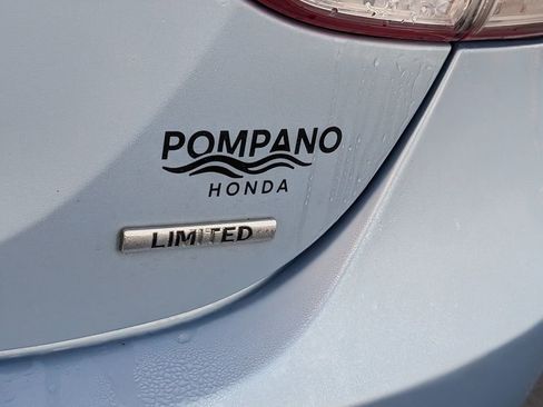 Used 2011 Hyundai Elantra Limited image 16