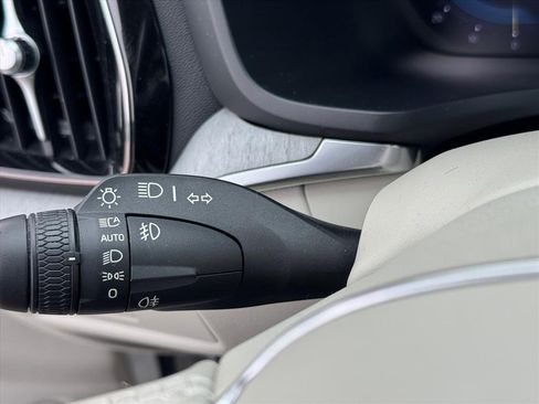 Used 2024 Volvo S60 B5 Plus image 21