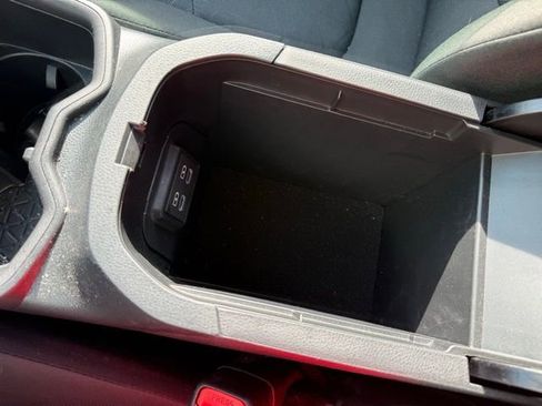 Used 2025 Toyota RAV4 XLE image 20