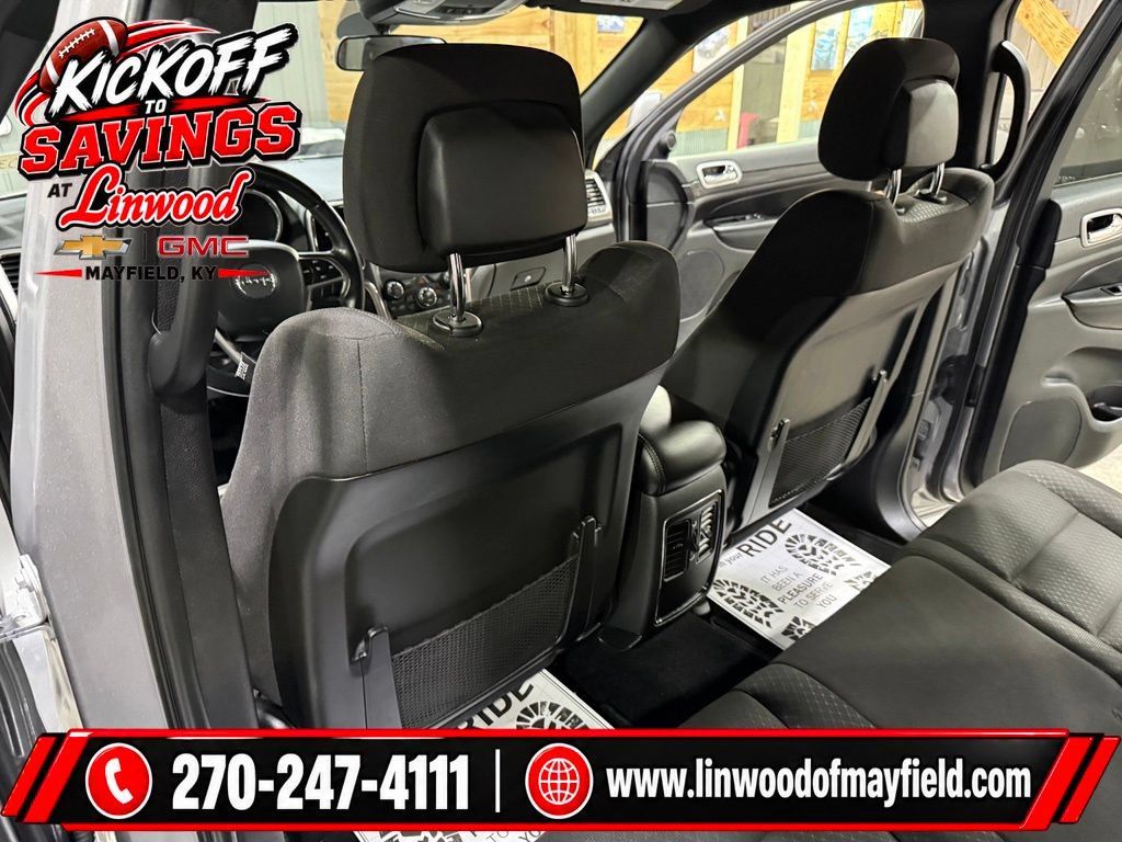 Used 2021 Jeep Grand Cherokee Laredo AWD/4WD image 21